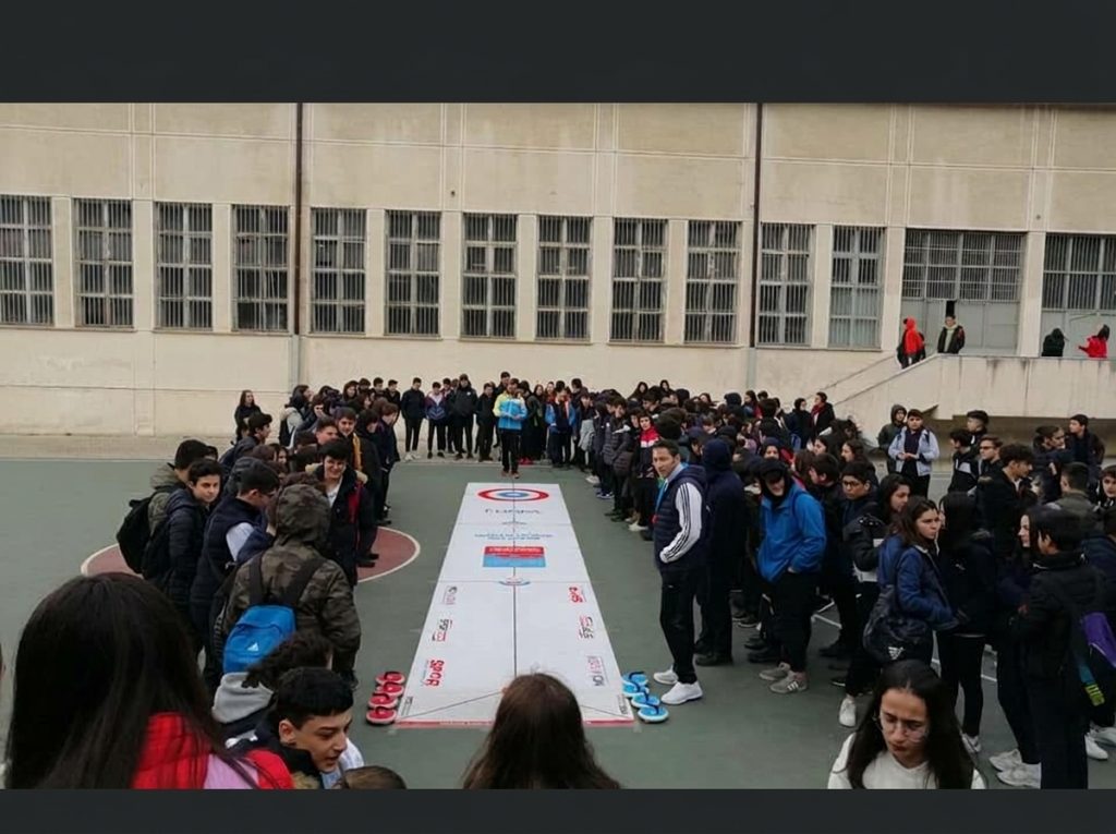 Öğrenciler İçin Floor Curling